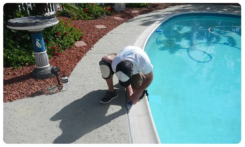 آموزش استفاده از ماستیک استخر